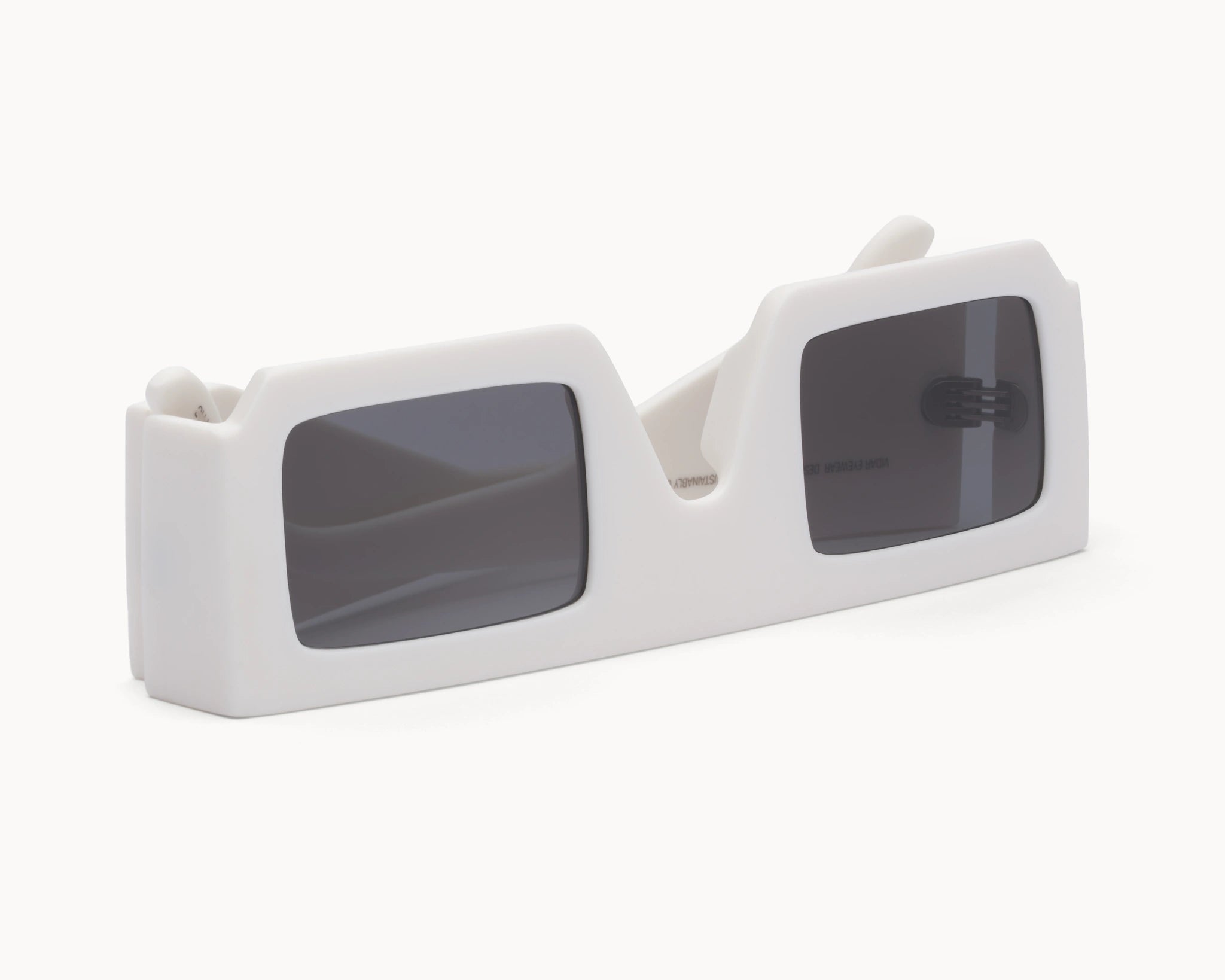 3D Nordic - hvite retro oversized solbriller fra VIDAR EYEWEAR inspirert av den ikoniske 3D-IMAX - laget av bærekraftige materialer - ovenfra.