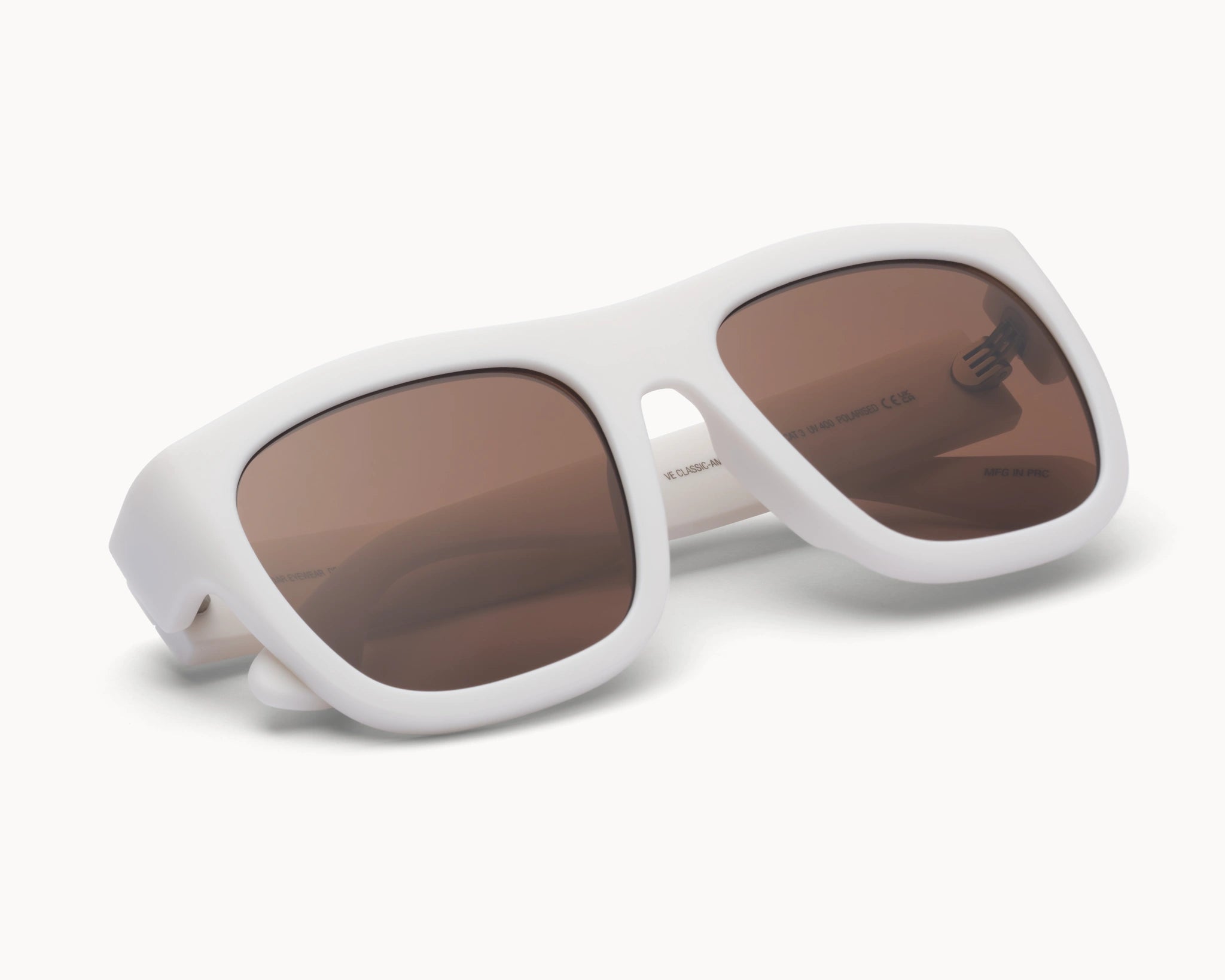 Bærekraftige Classic Ample oversized hvite solbriller fra VIDAR EYEWEAR med brune glass