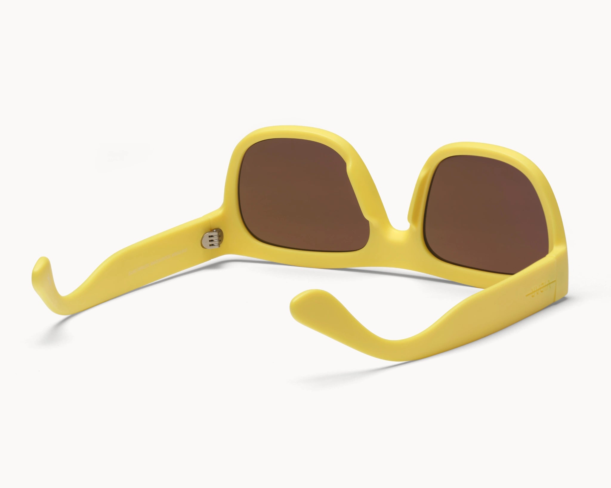 Bærekraftige Classic Ample oversized gule solbriller fra VIDAR EYEWEAR med brune glass