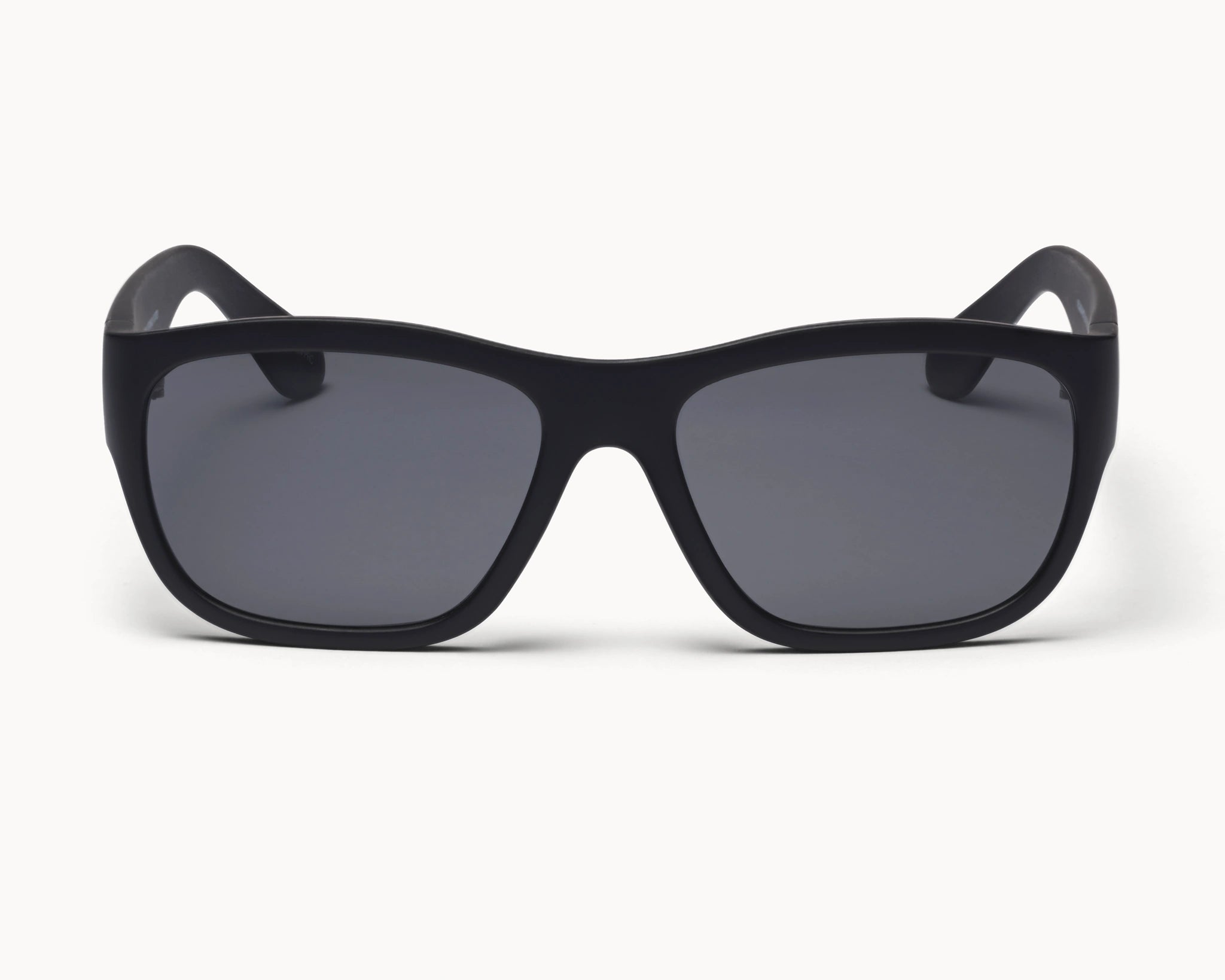 Anspruchsvolle und nachhaltige Classic Petit Sonnenbrille von VIDAR EYEWEAR in Schwarz mit grauen Gläsern