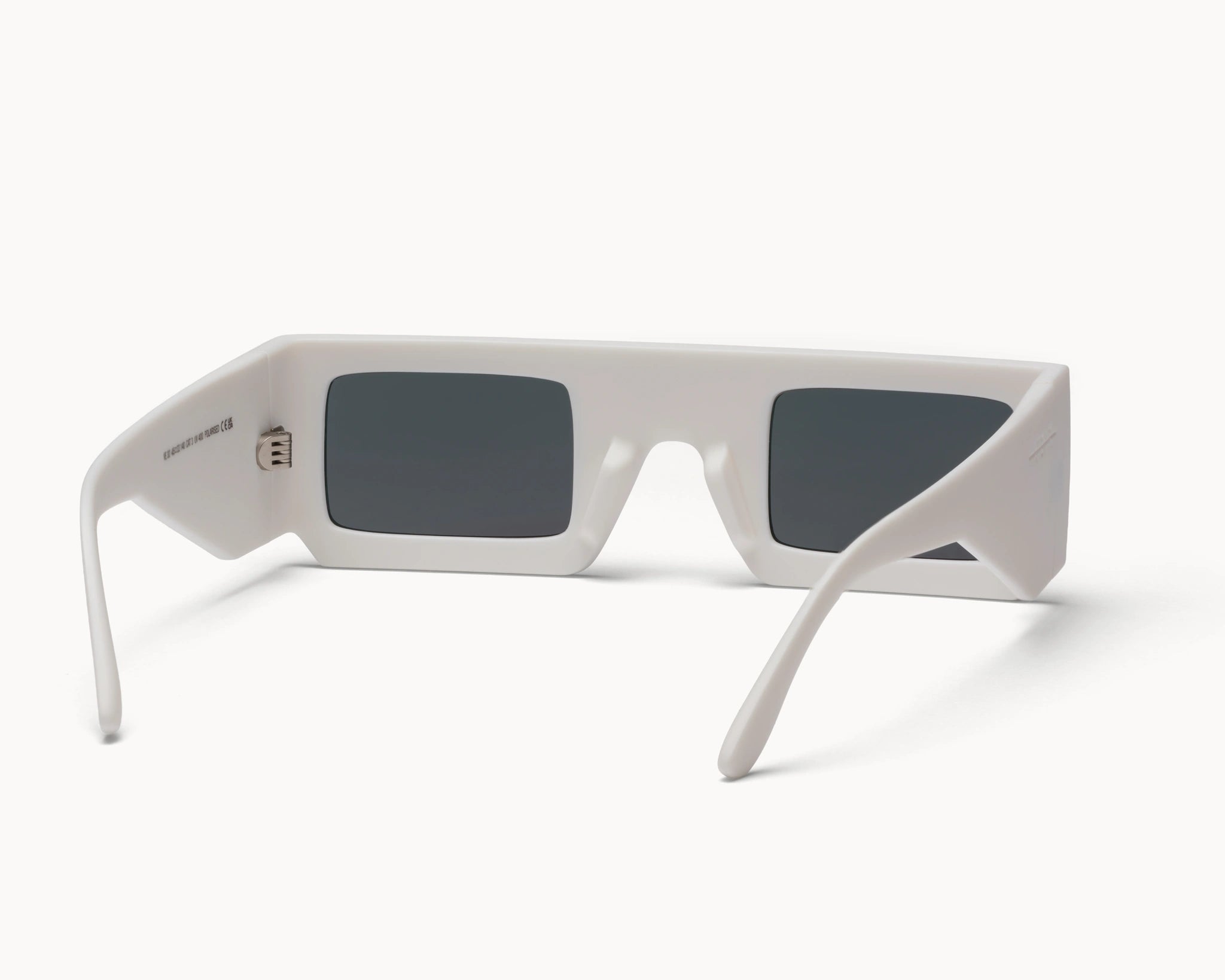 3D Nordic - hvite retro oversized solbriller fra VIDAR EYEWEAR inspirert av den ikoniske 3D-IMAX - laget av bærekraftige materialer - innvendig visning.
