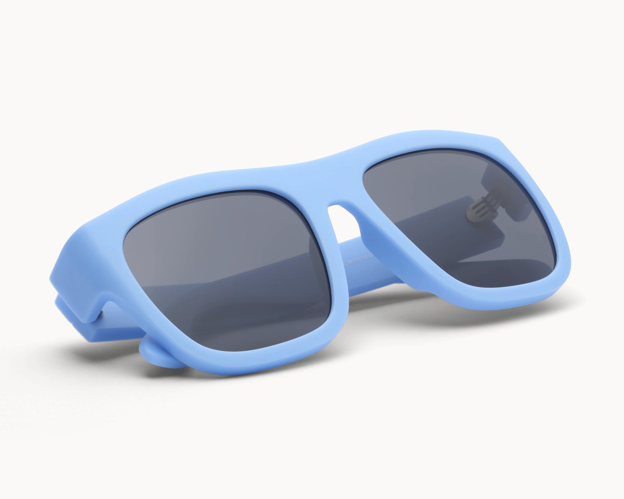 Bærekraftige Classic Ample oversized blå solbriller fra VIDAR EYEWEAR med grå glass