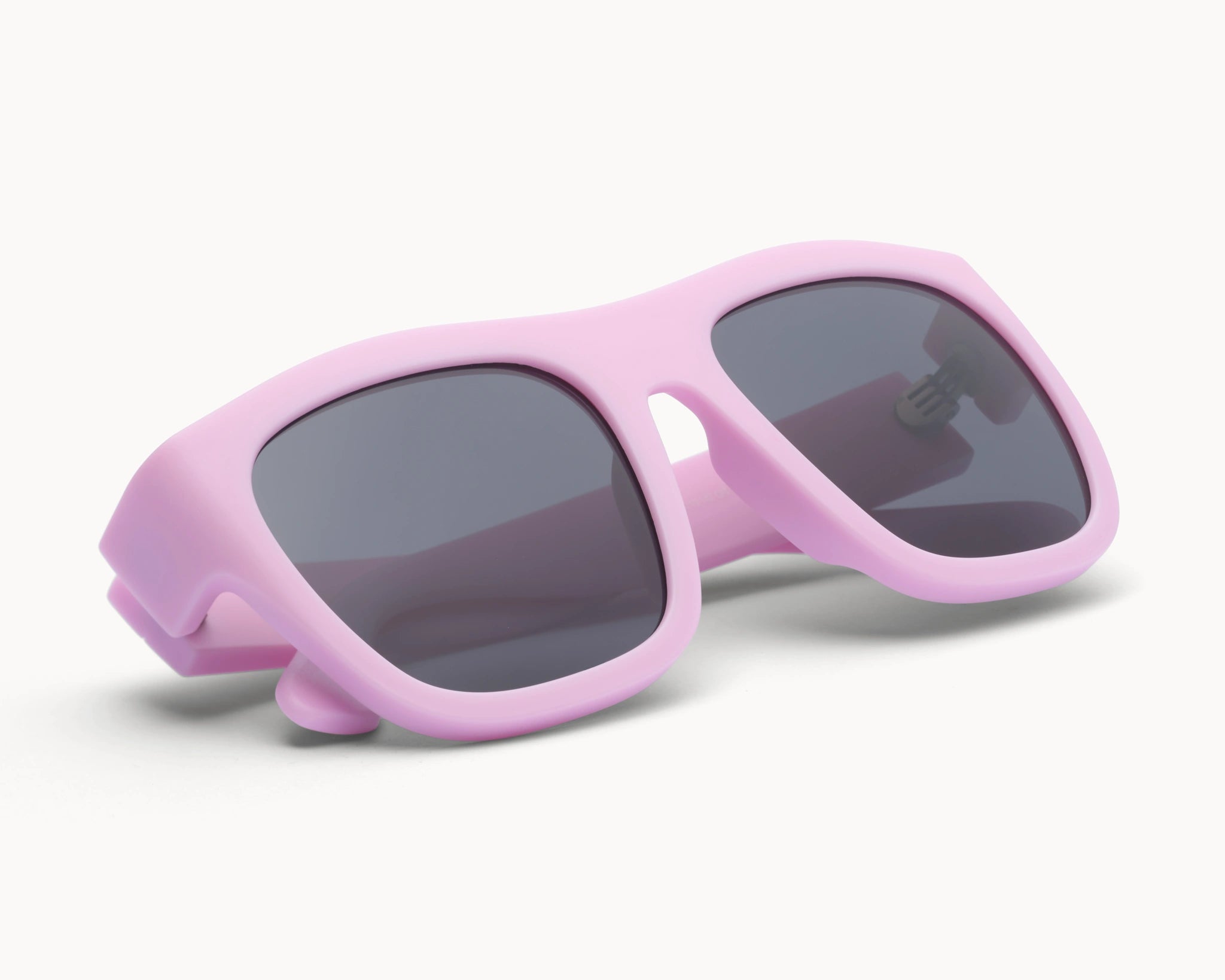 Bærekraftige Classic Ample oversized rosa solbriller fra VIDAR EYEWEAR med grå glass