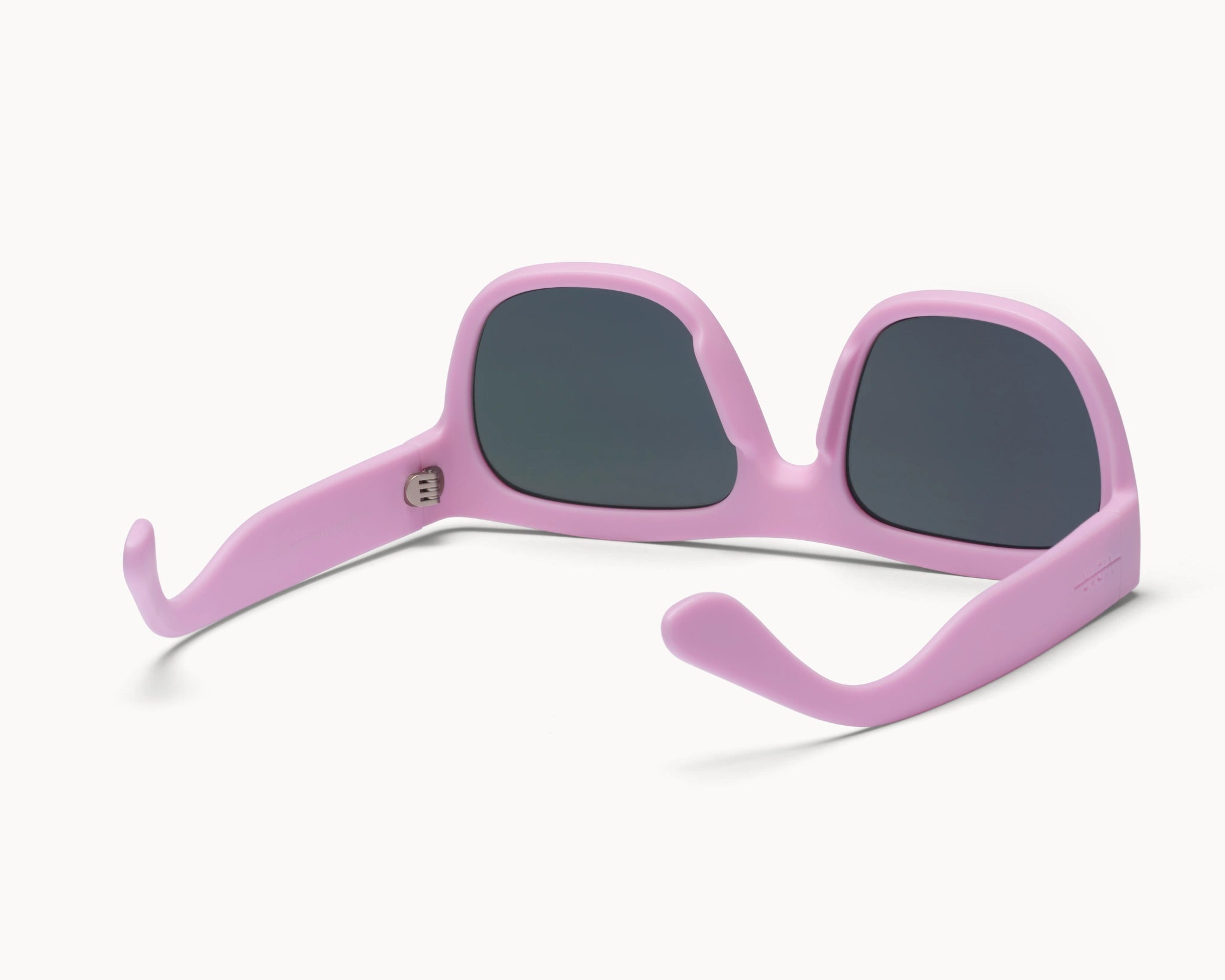 Bærekraftige Classic Ample oversized rosa solbriller fra VIDAR EYEWEAR med grå glass