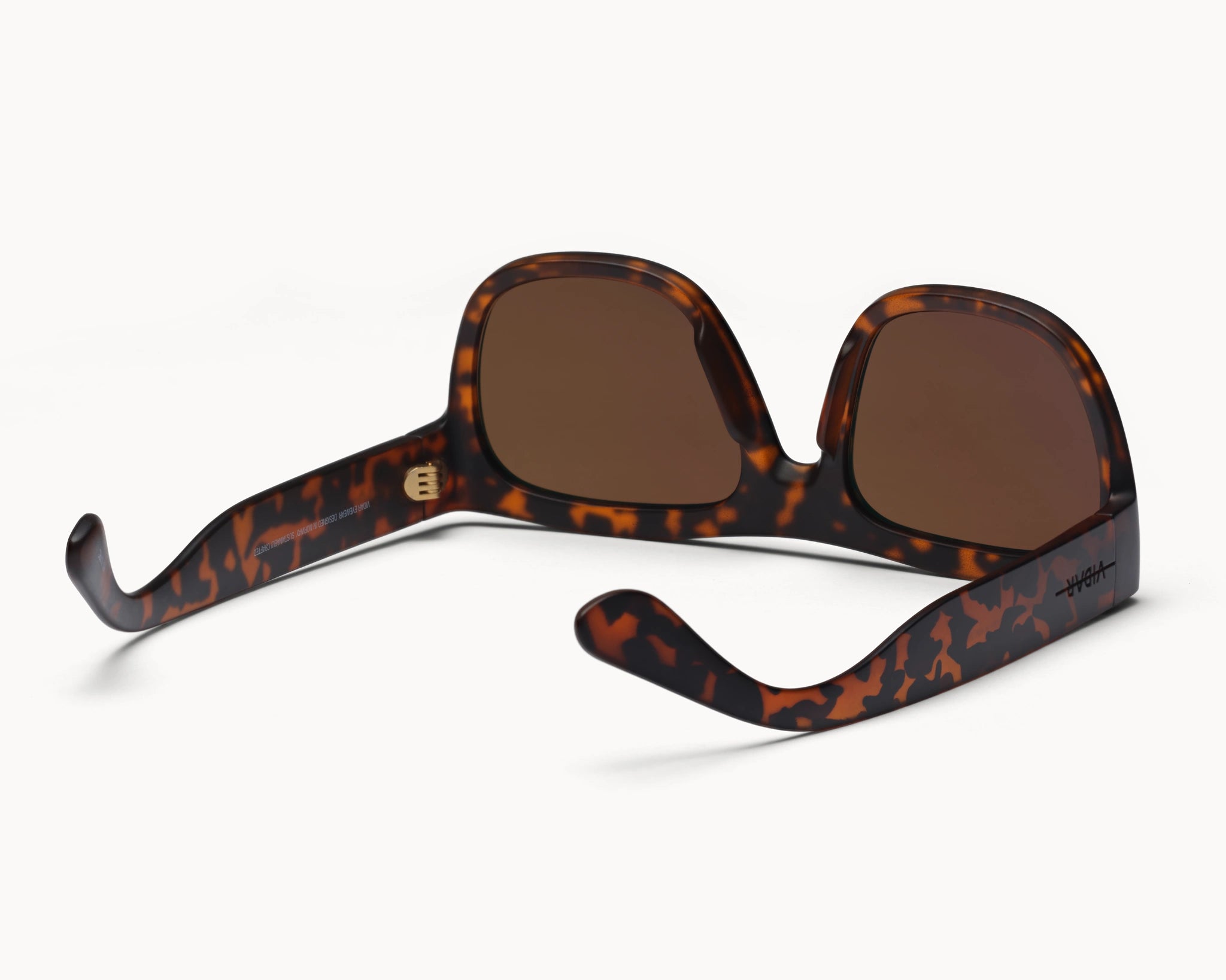 Bærekraftige Classic Ample oversized tortoise solbriller fra VIDAR EYEWEAR med brune glass
