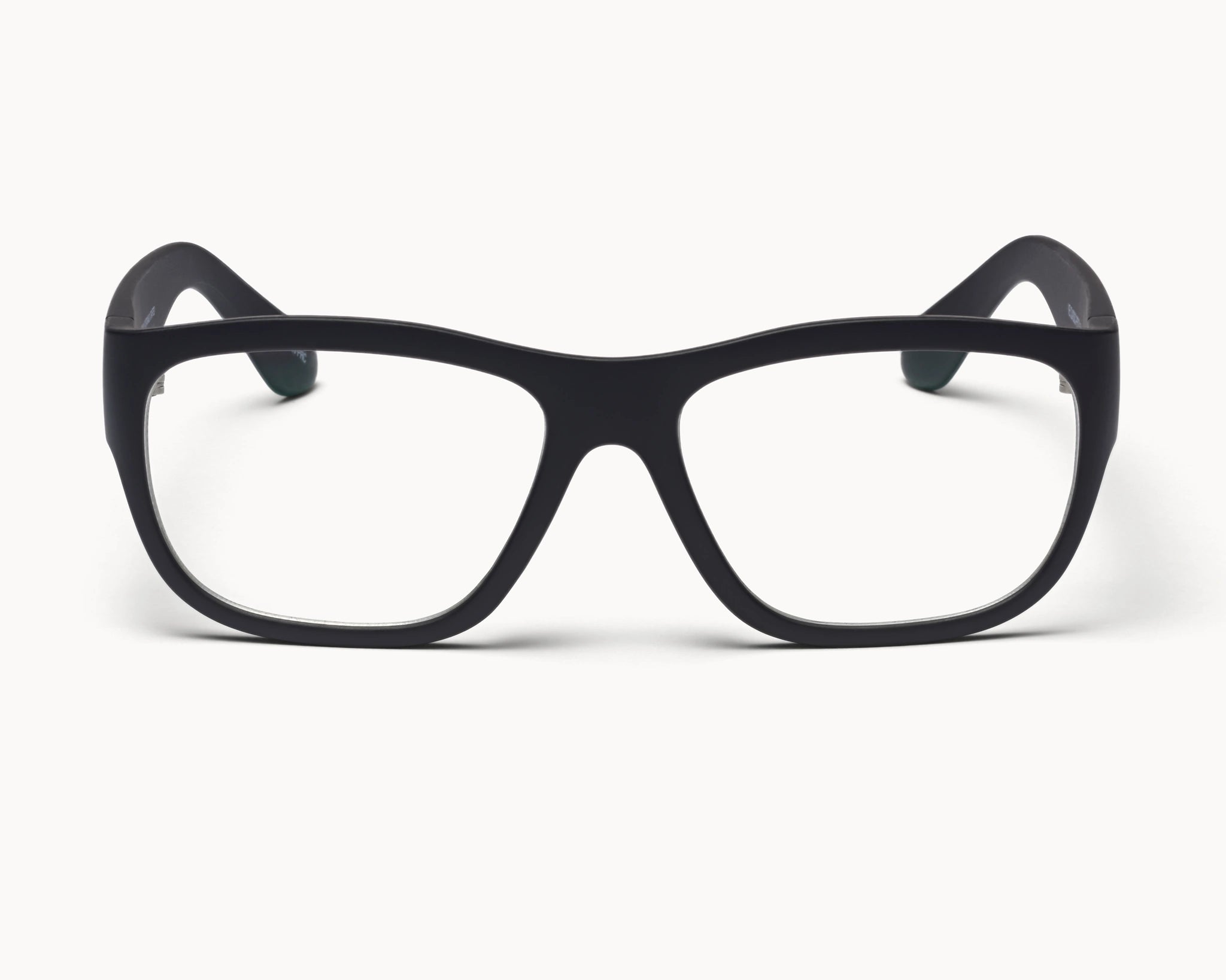 VIDAR EYEWEARs sofistikerte og bærekraftige Classic Petit briller i sort med klare glass
