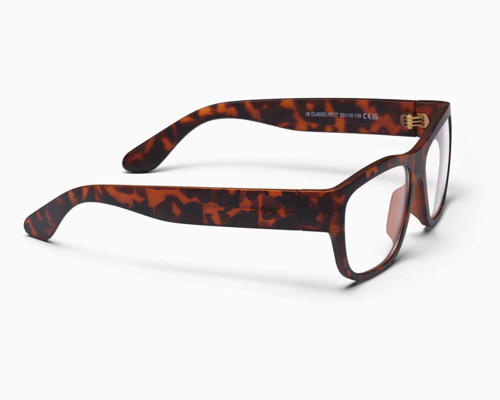 VIDAR EYEWEARs sofistikerte og bærekraftige Classic Petit briller i tortoise med klare glass